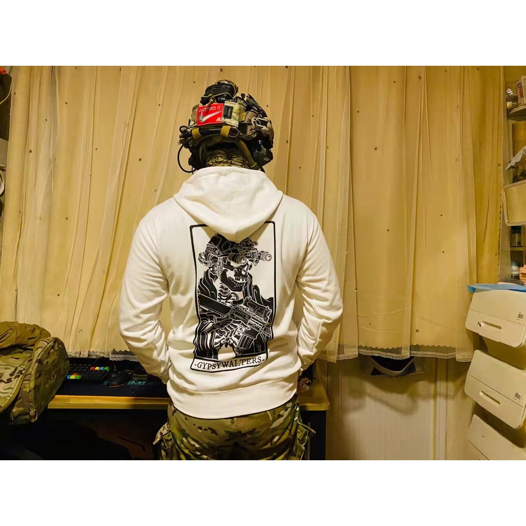 GBRS GROUP สไตล์ยุทธวิธีผู้ชายลําลองหลวมสไตล์กีฬาคุณภาพสูงเสื้อกันหนาวมีฮู้ด 1119