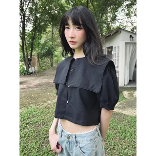 Marine Belle เสื้อคอปกกะลาสี โทนสีสุภาพ งานออกแบบคอปกสุดคลาสสิกเพิ่มเสน่ห์ให้ลุคดูดีแบบมีระดับ