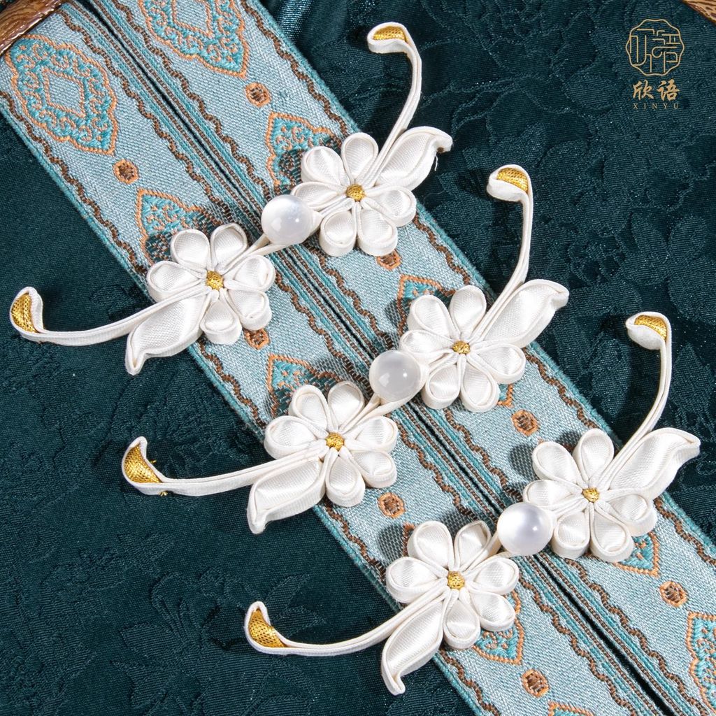 ปุ่มจานดอกไม้แบบตังหัน fu สำหรับเสื้อผ้าท้องและกระเป๋า ดีไซน์คลาสสิก สินค้าคุณภาพสูง CH60399.16