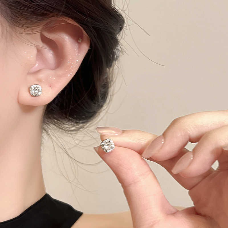 ต่างหูแฟชั่นมินิมอลใหม่ ดีไซน์ผีเสื้อและหัวใจสำหรับผู้หญิง