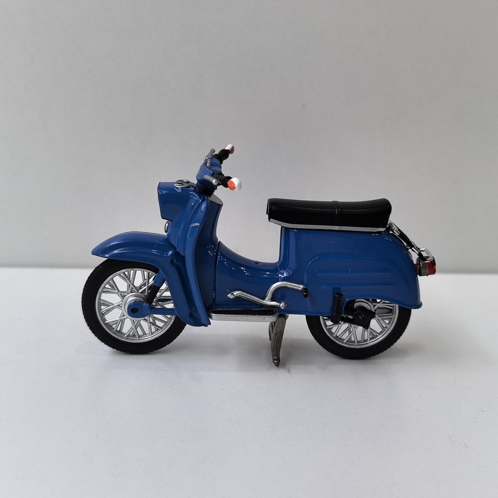 IXO 1/24 SIMSON Schwalbe Schwalbe รถจักรยานยนต์รุ่นการใช้ถังหมวกโลหะผสมอุปกรณ์เสริมอื่นๆพลาสติกสีฟ้า