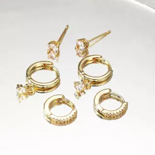 Vnox ชุดต่างหู 3 คู่สําหรับผู้หญิงต่างหูสตั๊ดโคลเวอร์สี่ใบ Huggie Earrrings ต่างหูห่วงเล็ก
