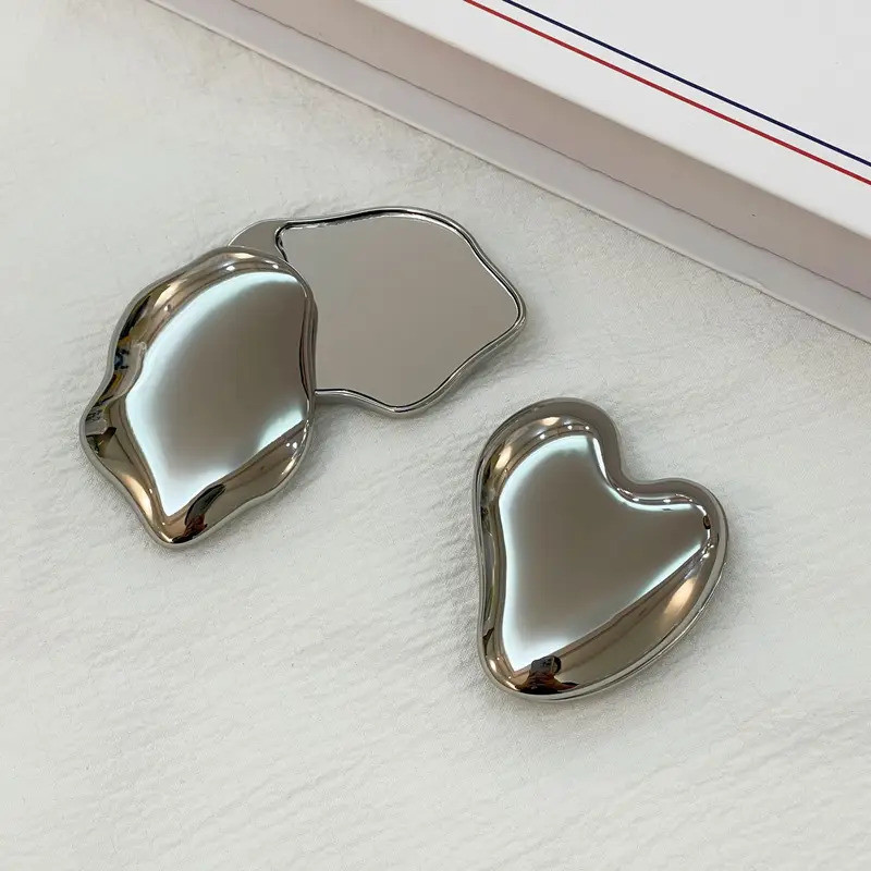 Handheld heart-shaped makeup mirror, mini non fragile portable double-sided small mirror, cute and f