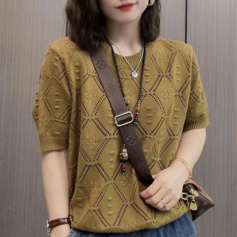 เสื้อกลวงลายถักสำหรับผู้หญิง แขนสั้น ผ้าบางเบามาพร้อมสีทึบและสไตล์แฟชั่นฤดูร้อน