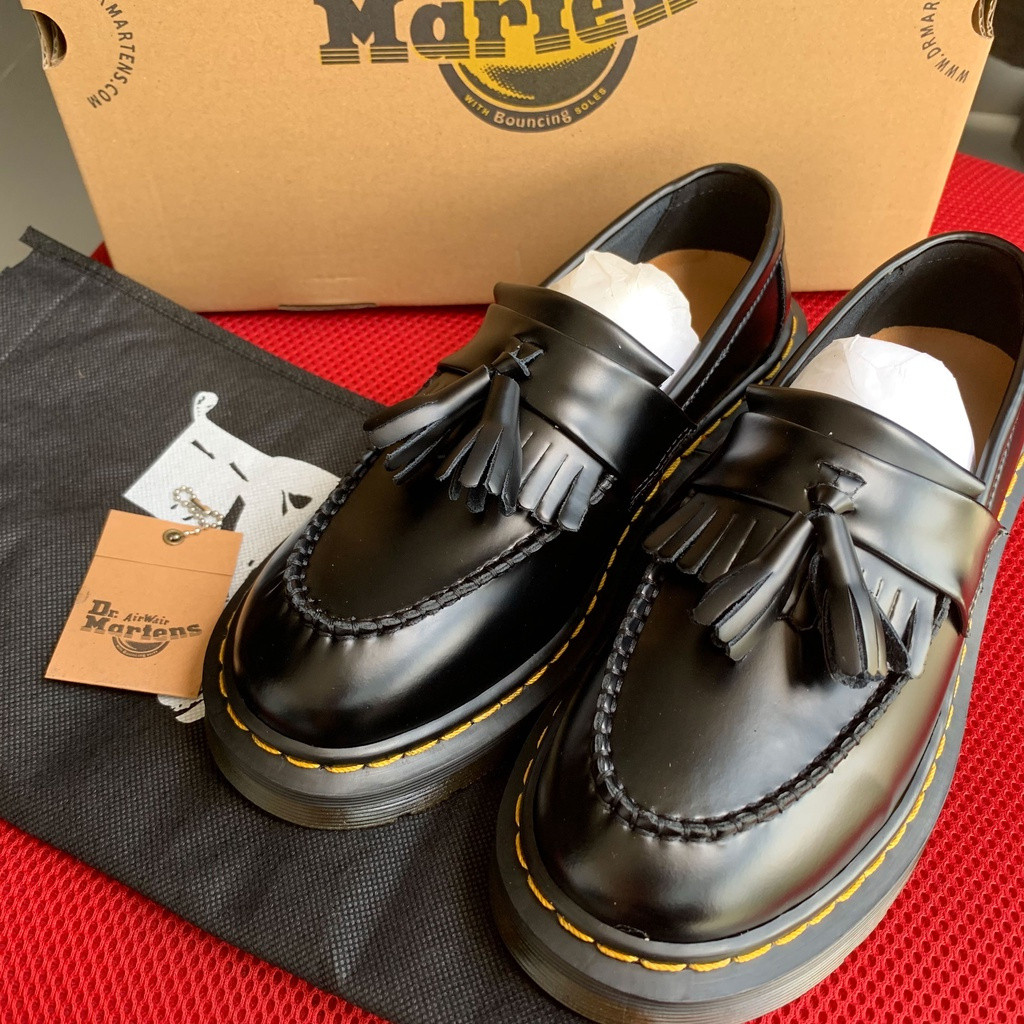 Dr.Martens Adrian พู่หนังรองเท้าหนังผู้ชายและผู้หญิง Casual Loafers Unisex Slip บนพู่หนังรองเท้าไม่ม