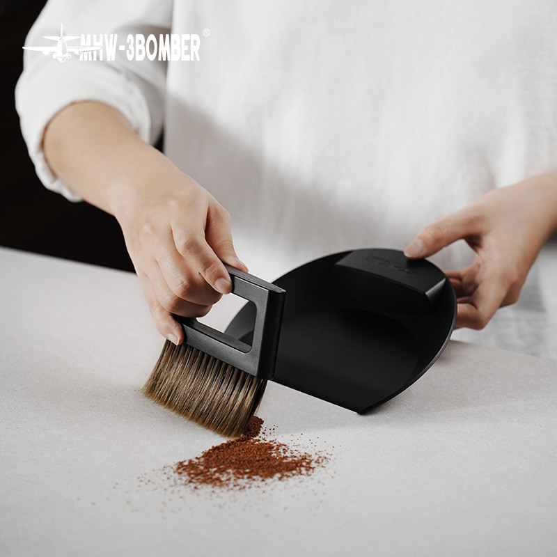 MHW-3BOMBER Bomber Bar Brush เครื่องมือทําความสะอาดผงกาแฟชุดแปรงทําความสะอาดที่เก็บแม่เหล็ก