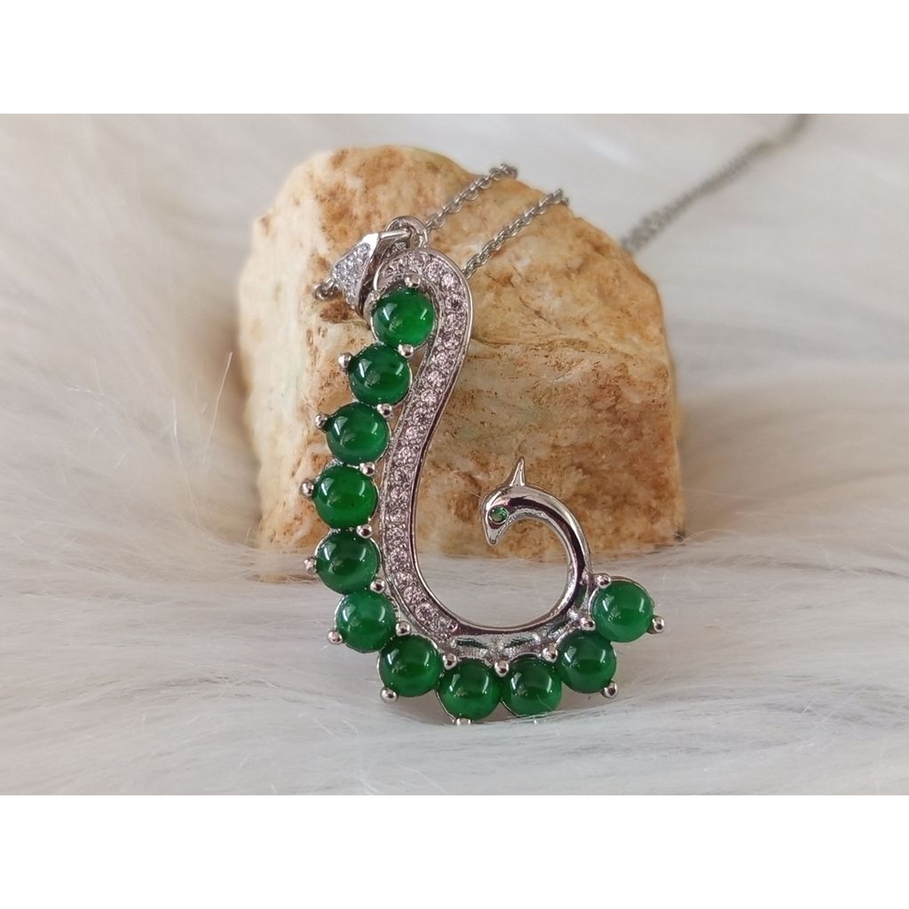 พี661 - หยกธรรมชาติ~นกยูง~จี้ด้วยเมียนมาร์ เงิน ฝังและสร้อยคอ (มีใบรับรอง) 天然 种子 鲜绿色~孔~吊จี้ ()
