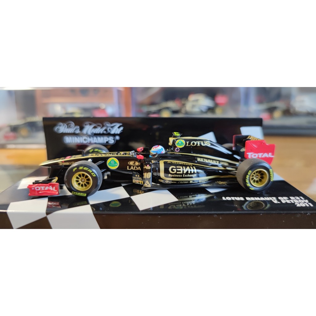 F1 Racing รุ่น 1: 43 Mini Cut LOTUS RENAULT LOTUS RENAULT R31 Petrov 2011 Racing Season Lutes R31 รถ