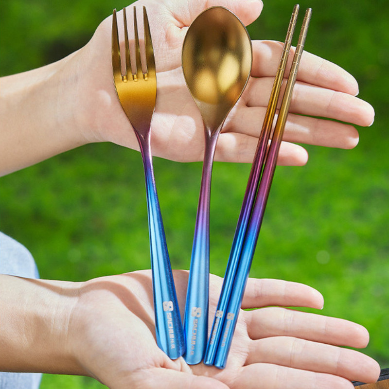Pure Titanium Tableware ช้อนส้อมตะเกียบชุด Outdoor Camping แบบพกพาช้อนสีสันสดใส