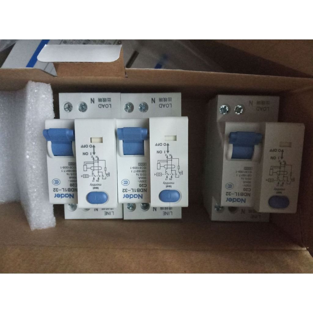 Shanghai Liangxin Electric Supply Circuit Breaker NDB2Z-63C 4A/1P NDQ3H-3150 D 1600/4 II