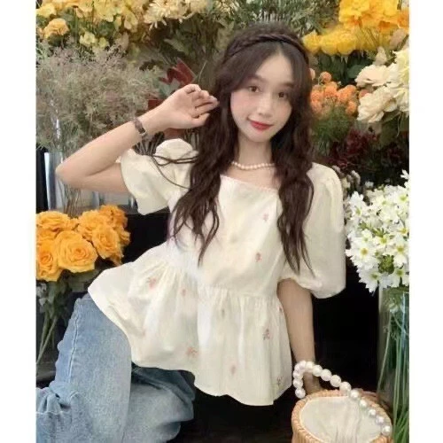 เสื้อคอเหลี่ยมแขนพัฟลายดอกไม้