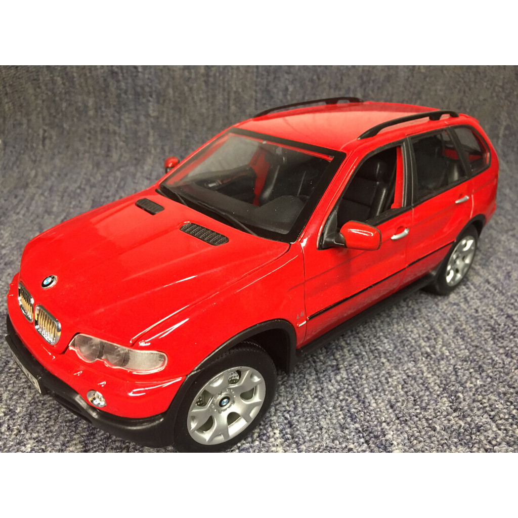 1/18 BMW X5 Alloy Model 1/18 Alloy Model BMW X5 All Red Nude Pack ใหม่เอี่ยม