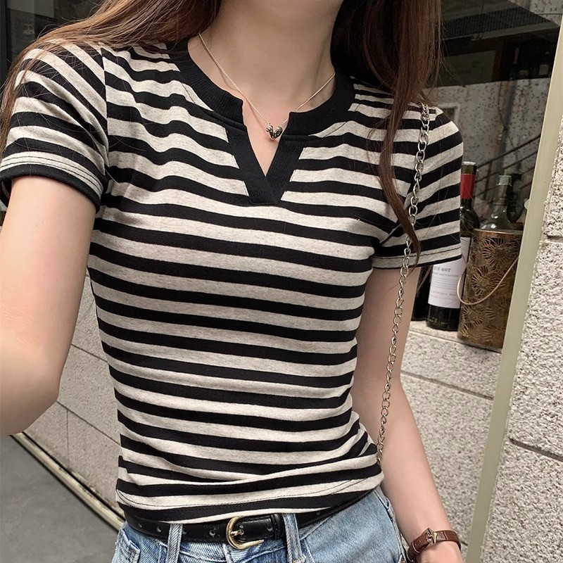 【WJZ】เสื้อยืดคอวีแขนสั้นลายทางสไตล์เกาหลีสำหรับผู้หญิง【P95】
