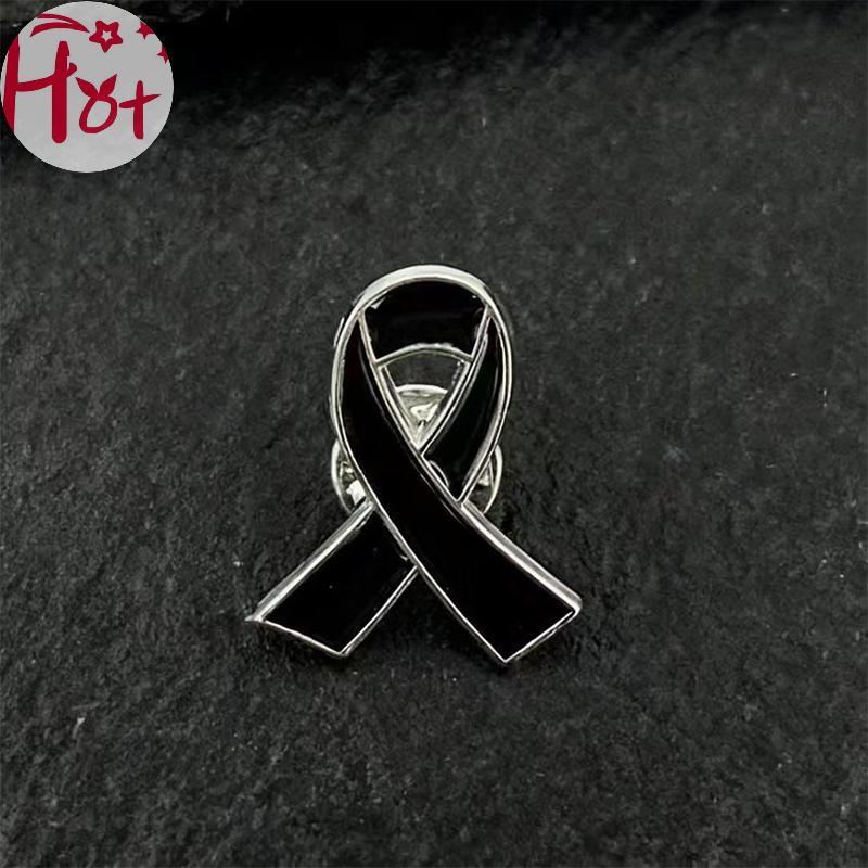 เข็มกลัดริบบิ้นสีดำแบบสแควร์สำหรับไว้อาลัยหรือระลึกถึงผู้ที่จากไป