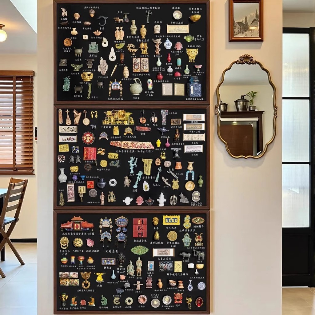 กระดานแม่เหล็กขนาดเล็กแนวตั้ง Chicusee สำหรับตู้เย็น กับสติกเกอร์กระดานแสดงบาร์ และอุปกรณ์จัดเก็บแบบแขวนได้