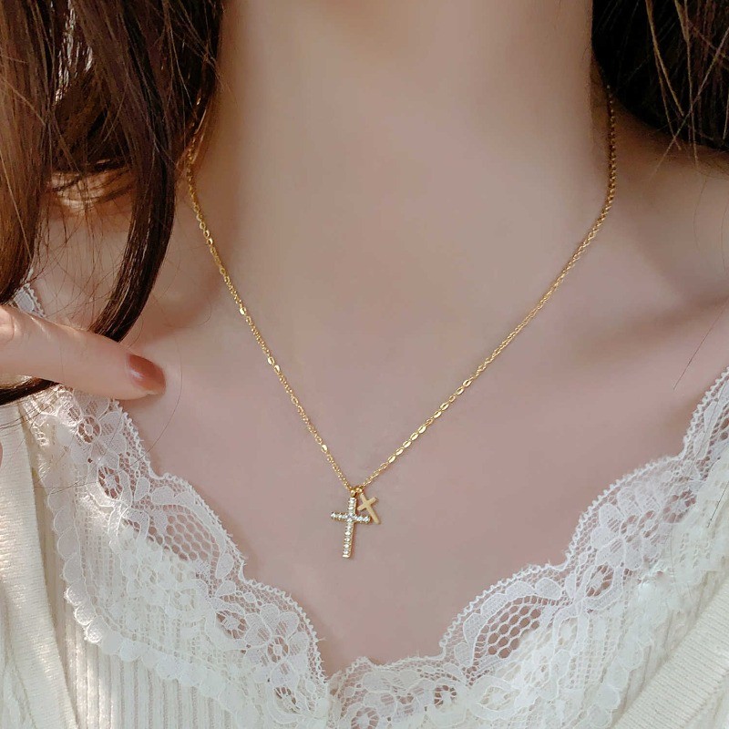 สร้อยคอ titanium และเหล็กสำหรับผู้หญิง ออกแบบเรียบง่ายและหรูหรา กะดูกกระดองปลา คุณภาพสูง คงทน