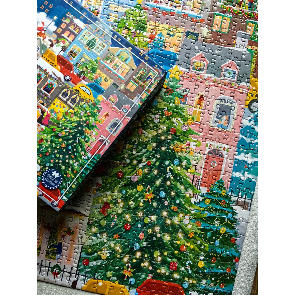 < Christmas Eve} Holiday Atmosp Puzzle 1,000 ชิ้น Casual Decompression ของเล่นเพื่อการศึกษาตกแต่งของขวัญสร้างสรรค์ - รูปที่ 2