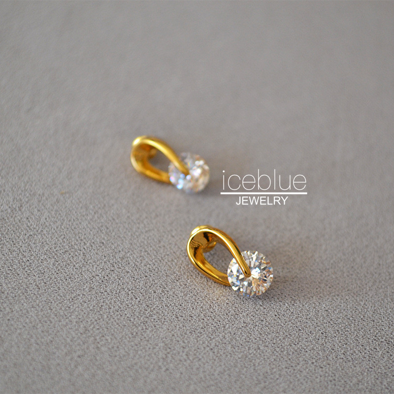 Iceblue-ขายร้อนสไตล์เกาหลี 5A Zircon ต่างหูสตั๊ด S925 เข็มเงิน 18K Gold Plated Non Tarnish Elegant เครื่องประดับของขวัญสําหรับผู้หญิง E131