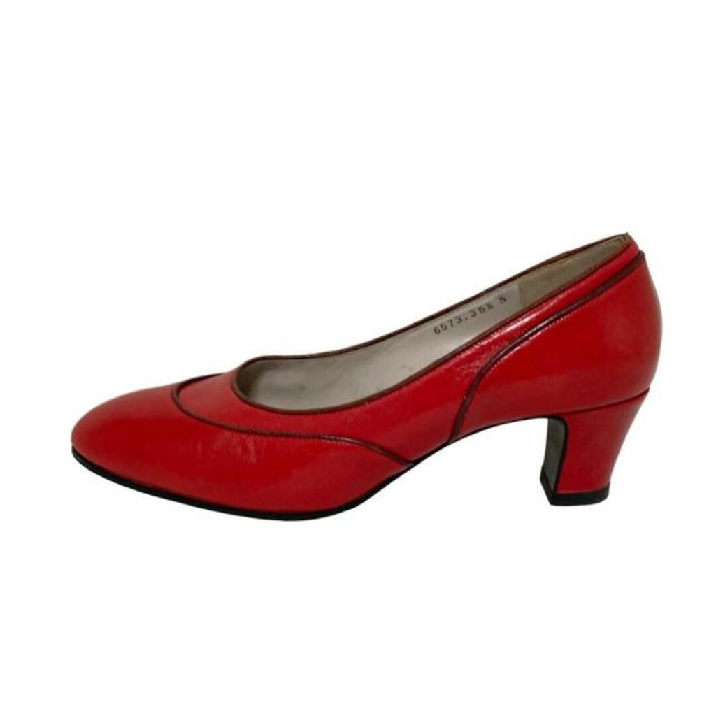 Yves Saint Laurent YSL Laula SAINTLAURENT Pumps 1 2 leather Red Women Direct from Japan Secondhand