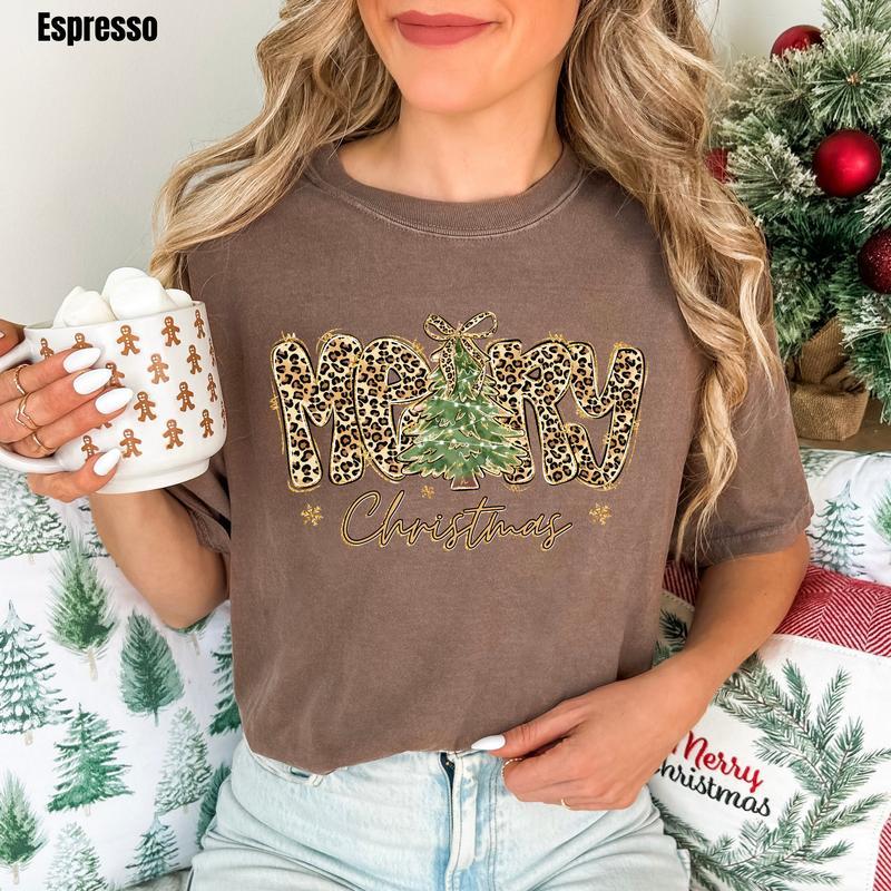 เสื้อยืดสีสบายลายเสือชีต้า + ต้นไม้ สุขสันต์วันคริสต์มาส 'NLB'