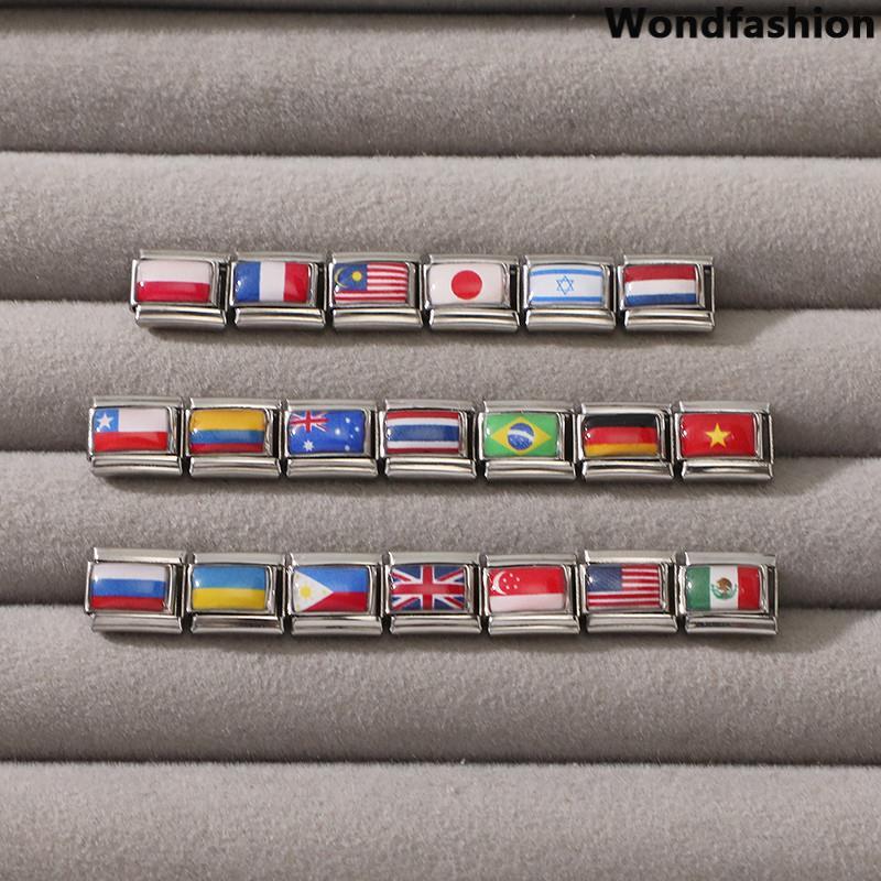 สร้อยข้อมือสแตนเลสมีขนาด 9 มิลลิเมตร ออกแบบตามสไตล์อิตาลี เพิ่มเสน่ห์และความวินเทจให้แก่คุณ พร้อมตกแต่งด้วยองค์ประกอบธงแห่งชาติ