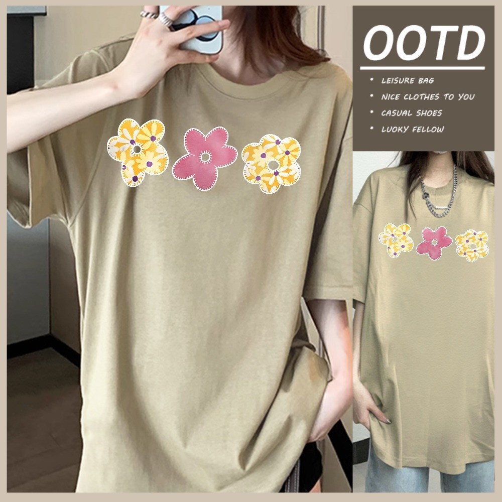 T42.SHOP  ผู้หญิง เสื้อยืด oversize เสื้อหวานๆ โคตรนุ่ม ไม่ยับง่าย ผ้าคอตตอน ลาย “Three flowers” สินค้าใหม่ ราคา ถูกที่สุด ดีลบีเคเค แกลเลอรีภาพที่ 5