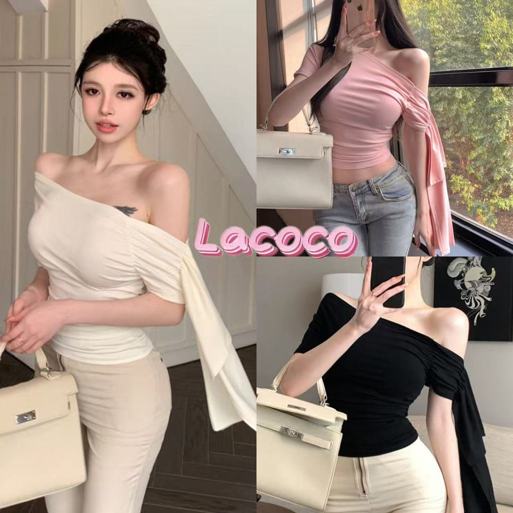 Lacoco🍓คลังสินค้าพร้อม🍓เสื้อยืดแขนสั้นเปิดไหล่สไตล์ฝรั่งเศสสำหรับผู้หญิง สไตล์ฤดูร้อนใหม่ ทรงเข้ารูป เซ็กซี่และเย้ายวน