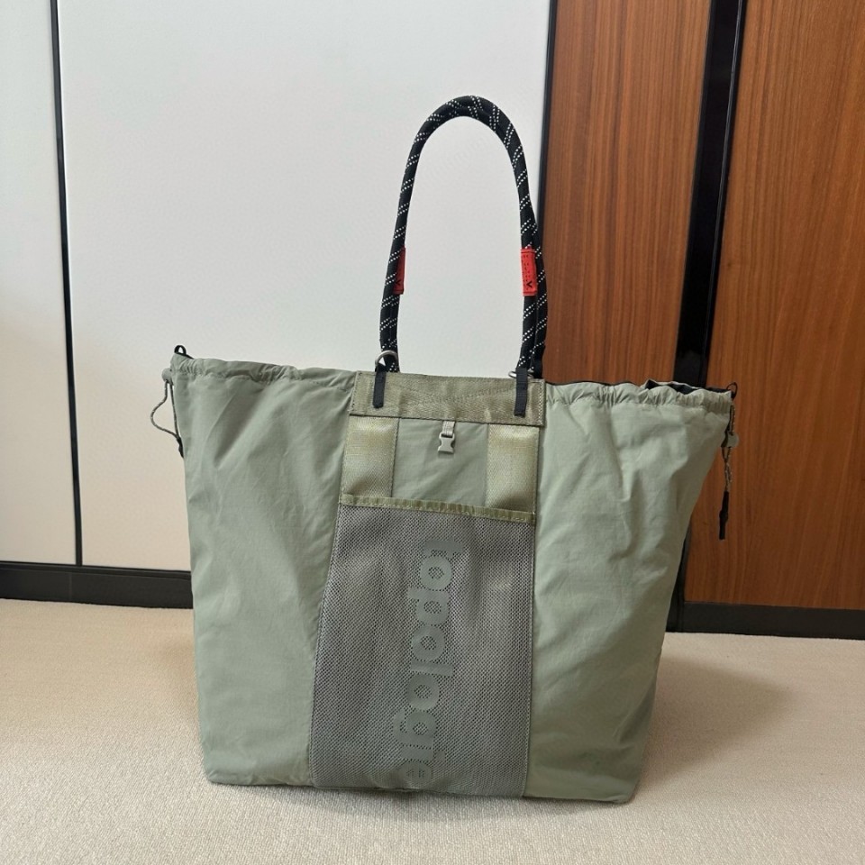 Top Summit Two-Color Two-Sided Deformation Bag Capacity 30L Travel Fitness Outing Street All-Match Duffel Bag