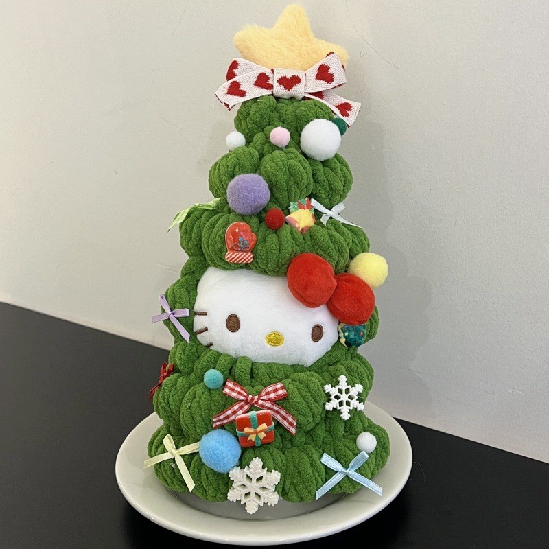 พร้อมสต็อก HelloKitty ต้นคริสต์มาส Bowknot Handmade ขนสัตว์โครเชต์พวงกุญแจผลิตภัณฑ์สําเร็จรูปคริสต์มาสสร้างสรรค์กระเป๋าจี้