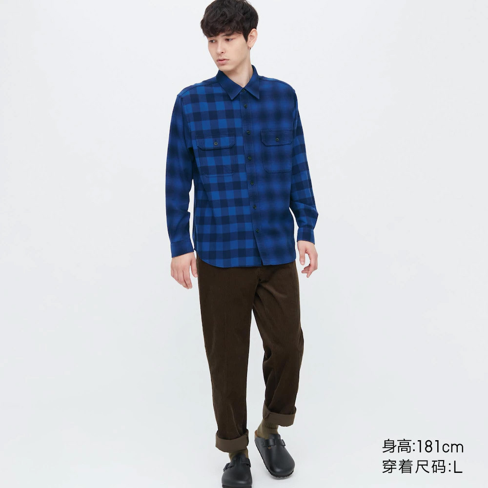 เสื้อเชิ้ตแขนยาวลายสก๊อตจากผ้าสักหลาด JWA โดย Uniqlo สําหรับผู้ชาย