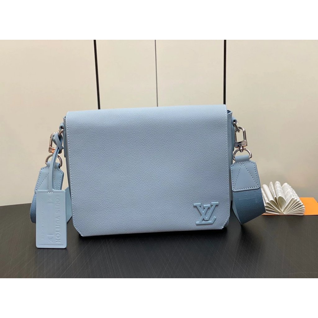 Fendi M21363 Full Leather Men จัดส่งฟรี Messenger Bag Series Takeoff Messenger Bag Messenger Bag