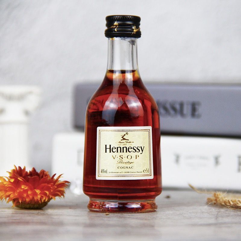 ขวดดั้งเดิมของฝรั่งเศสนําเข้า Hennessy คุณภาพสูง VSOP Brandy 50ml ไวน์ตะวันตกรุ่นไวน์ขนาดเล็ก 11.12V