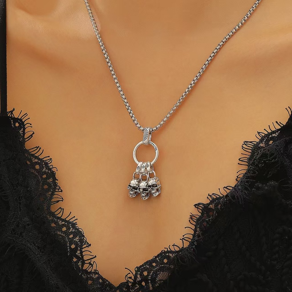 Dark Unique Mens Three Skull Necklace Pendant Pendant Thai Silver Unique Retro Niche Jewelry sg0896