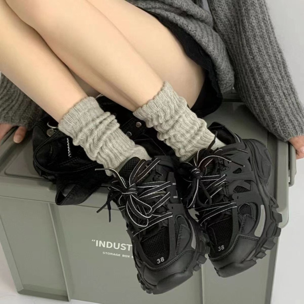 [INFASHION]ถุงเท้ายาวโพลีเอสเตอร์ Y2K ดีไซน์ Ruffles ทรงหลวม 4 ฤดูกาลถัก Sox 1/2/3 คู่ (ดํา, ขาว, เทา) - รูปที่ 3