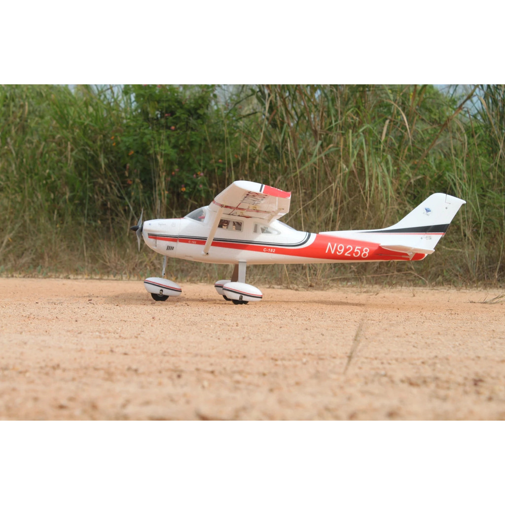 ในสต็อก เครื่องบินของเล่น Epo Mini Cessna 182 928mm Wingspan