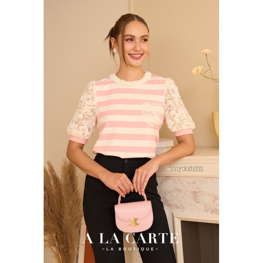 เสื้อยืด A La Carte รหัส 70001 ลายริ้วใหญ่ ผ้านุ่มใส่สบาย คอกลม แขนสั้นลูกไม้สีครีม ขนาด 37-45" สำหรับแมตช์กับกางเกงห...