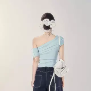 Modariseเสื้อยืดคอปาดไหล่แขนสั้นผู้หญิง2025คอลเลคชั่นใหม่ใส่แล้วดูผอมกระชับรูปร่างแขนเปิดโชว์ไหล่สไตล์เก๋ๆใส่ได้ทุกโอกาส