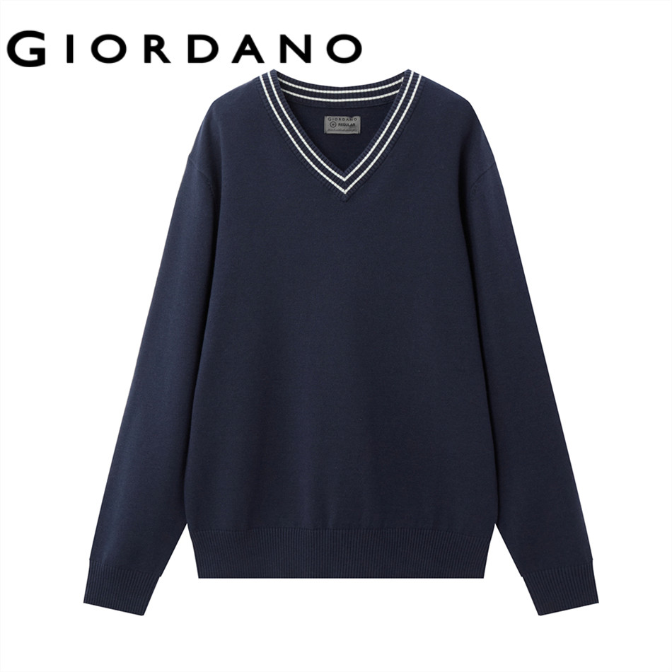 GIORDANO เสื้อสเวตเตอร์ผู้ชาย Men's Relaxed V-Neck Sweater 01055617