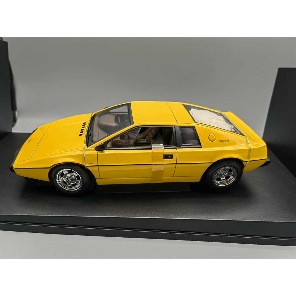 ออโตอาร์ต โลหะผสมที่ยังไม่ได้เปิดใหม่เอี่ยม 1/18 ดอกบัว ดอกบัว ชนิด Esprit 1979 (สีเหลือง) ผื่นคัน โ