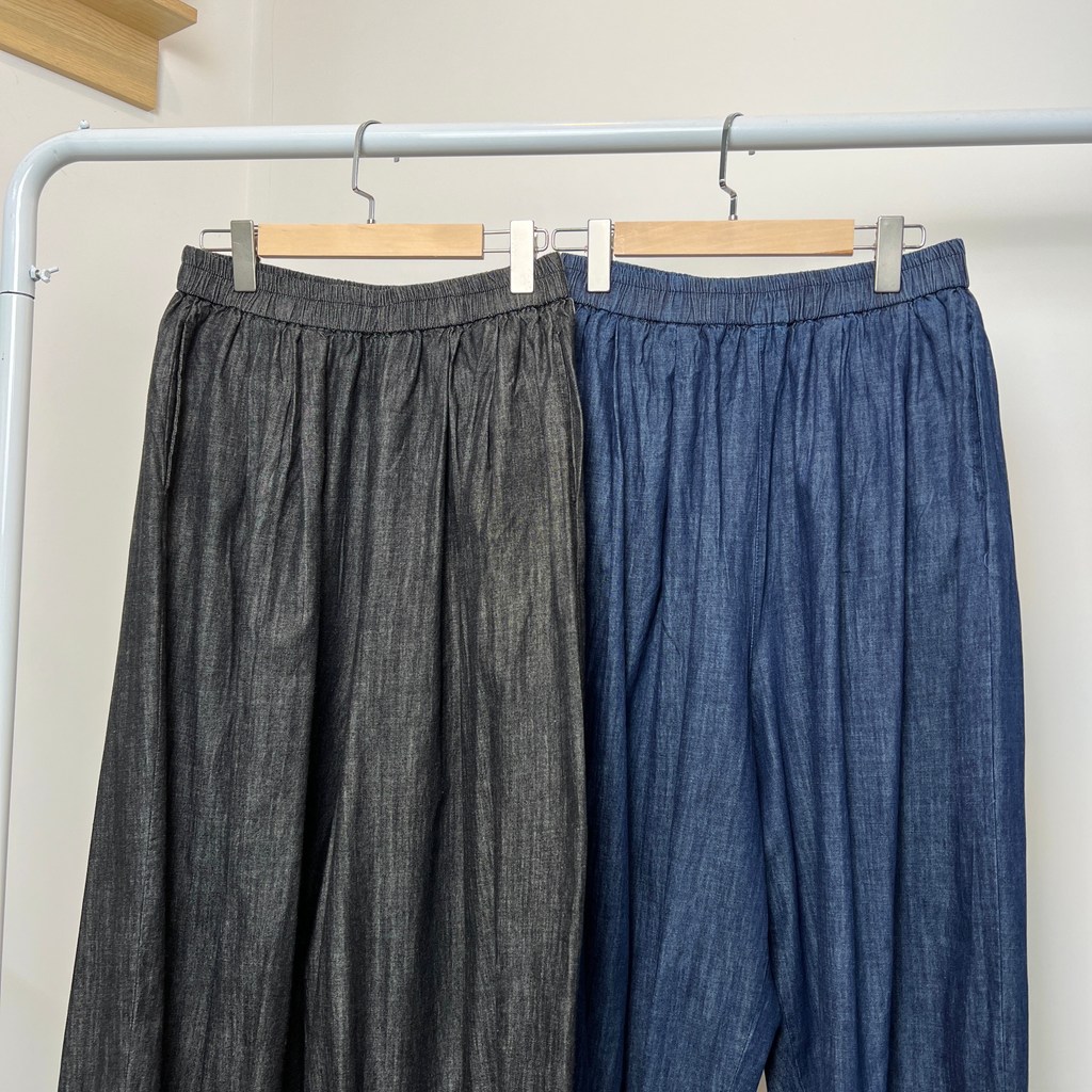 กางเกงขายาวผ้าฝ้ายไขมันและเส้นด้ายย้อมมืดเดนิม เอว 68-100 cm สะโพก 150 cm ความยาว 91 cm