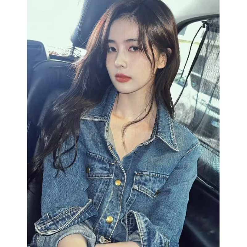 เสื้อยีนส์ผู้หญิง สไตล์แท้ไหล่ผายีนส์ แจ็คเก็ตหลวม สีขาบอ่อนนุ่ม [จัดส่งด่วน]