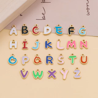 จี้ตัวอักษรสีสัน 50-100 ชิ้น สุ่มตัวอักษร A-Z ทำเครื่องประดับเองได้ ใช้ทำต่างหู สร้อยข้อมือ สร้อยคอ