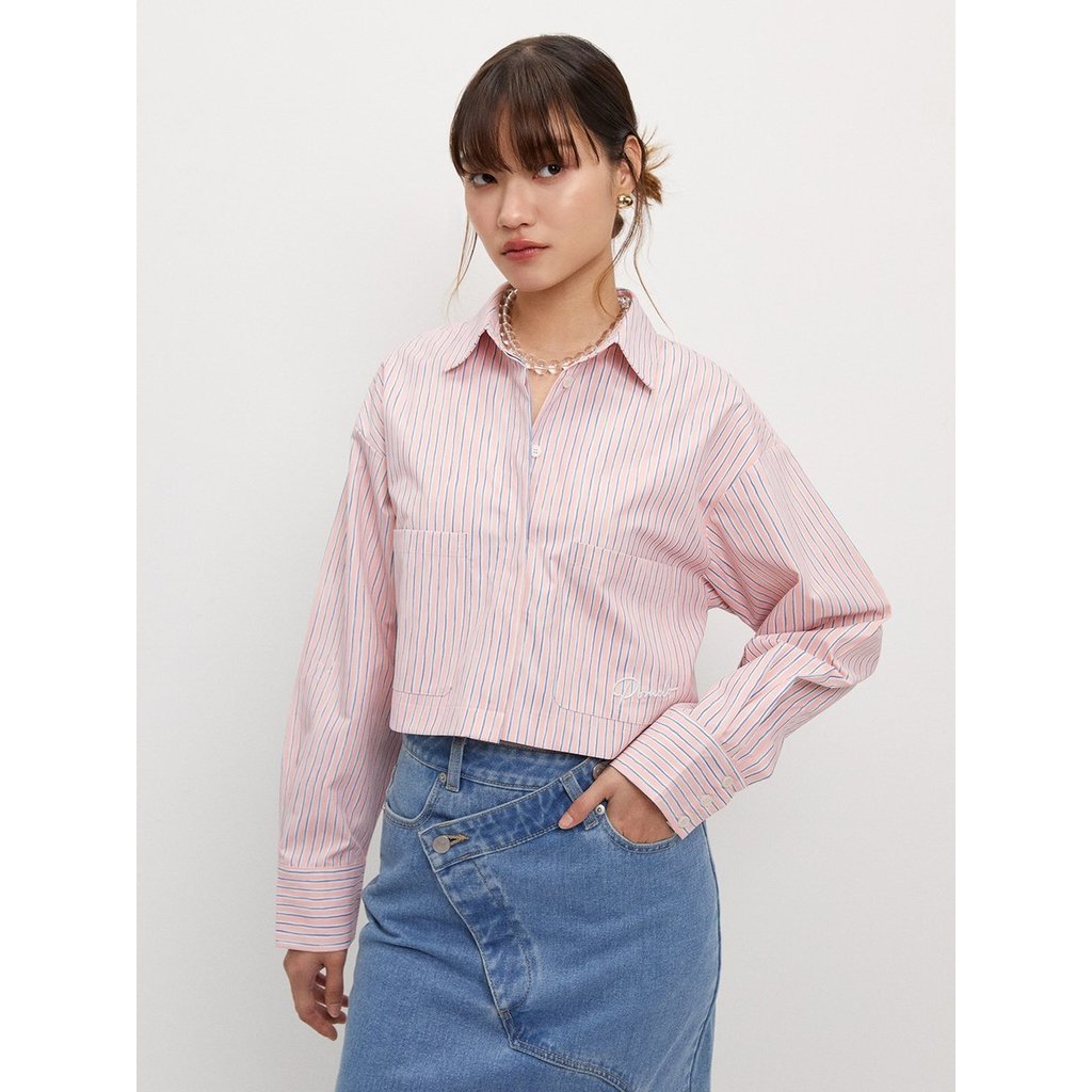 [Pomelo] เสื้อเชิ้ตลายทางทรงครอป / Cropped Striped Button-Up Shirt