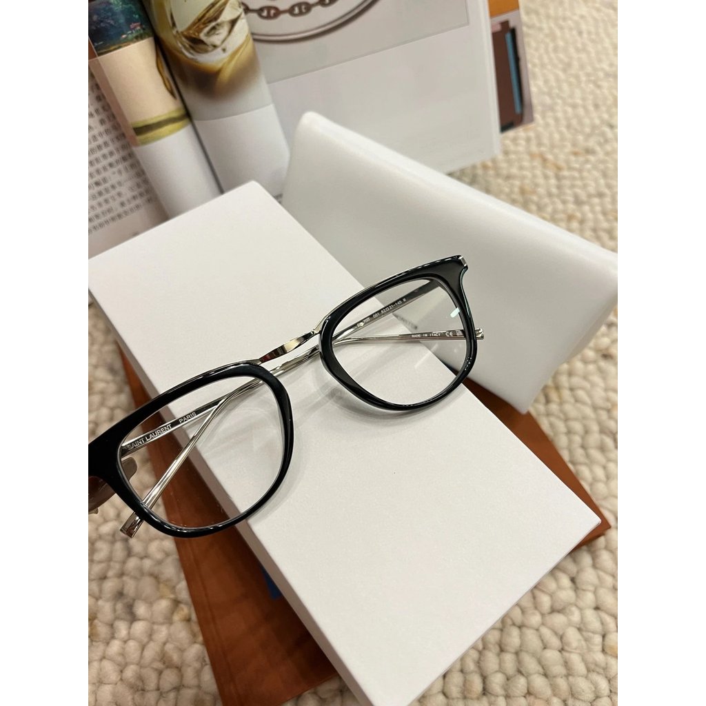 กรอบแว่นตา Saint Laurent YSL753 สีดำ ผลิตจากไทเทเนียมบริสุทธิ์