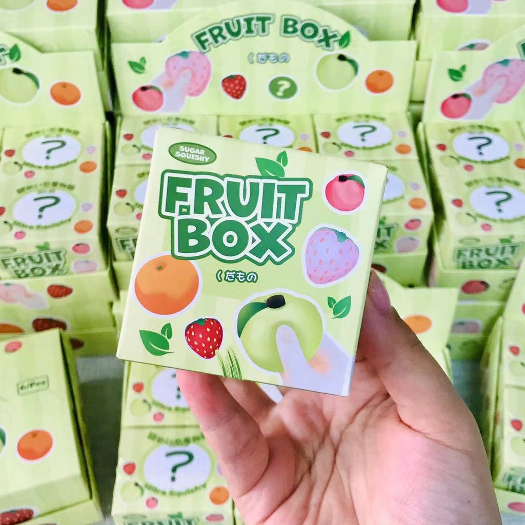 Sugar squishy กล่องสุ่มผลไม้ 1 กล่อง ไม่การันตีสิ่งที่ได้รับ ไม่สามารถเลือกชิ้นได้ น่ารักหอมนุ่มสโลว