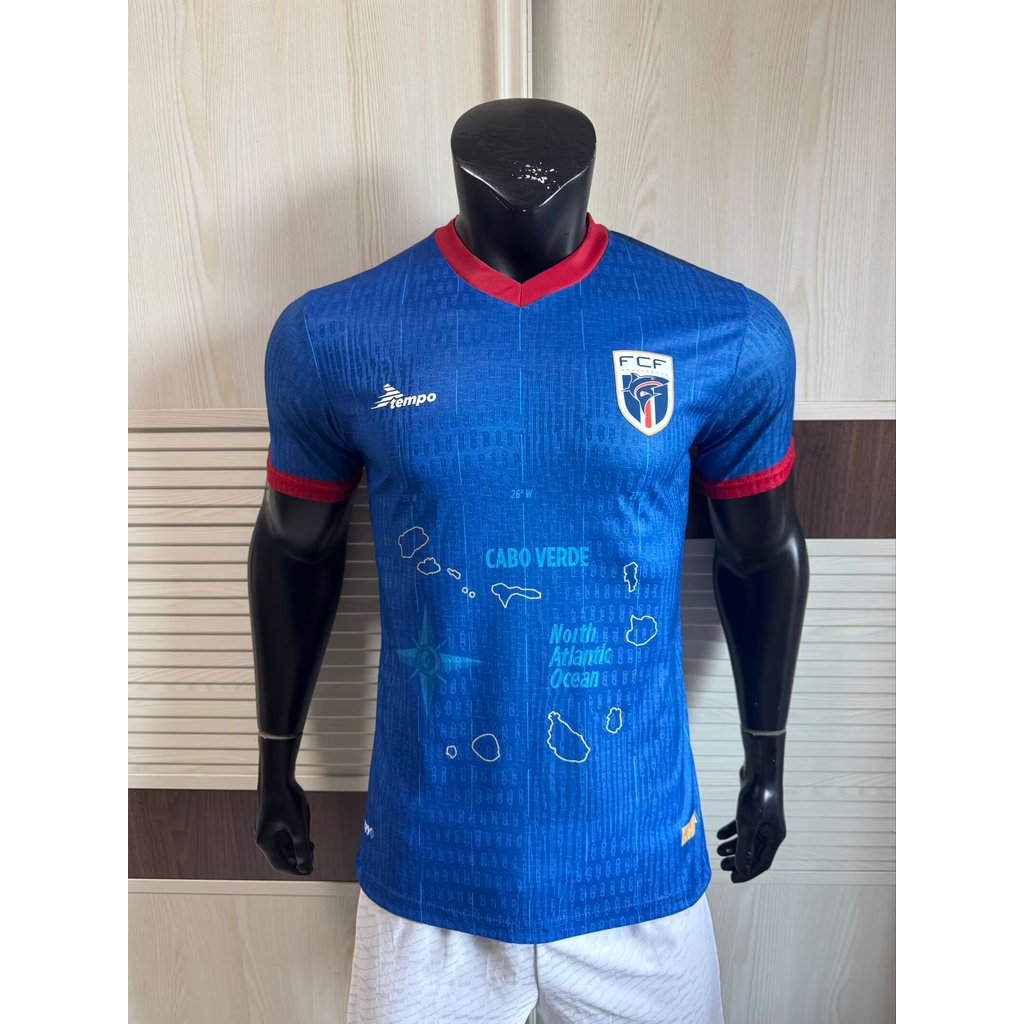 เสื้อฟุตบอลชายสีครามของประเทศCAPE VERDE สำหรับฤดูกาลใหม่ เสื้อยืดแขนสั้น