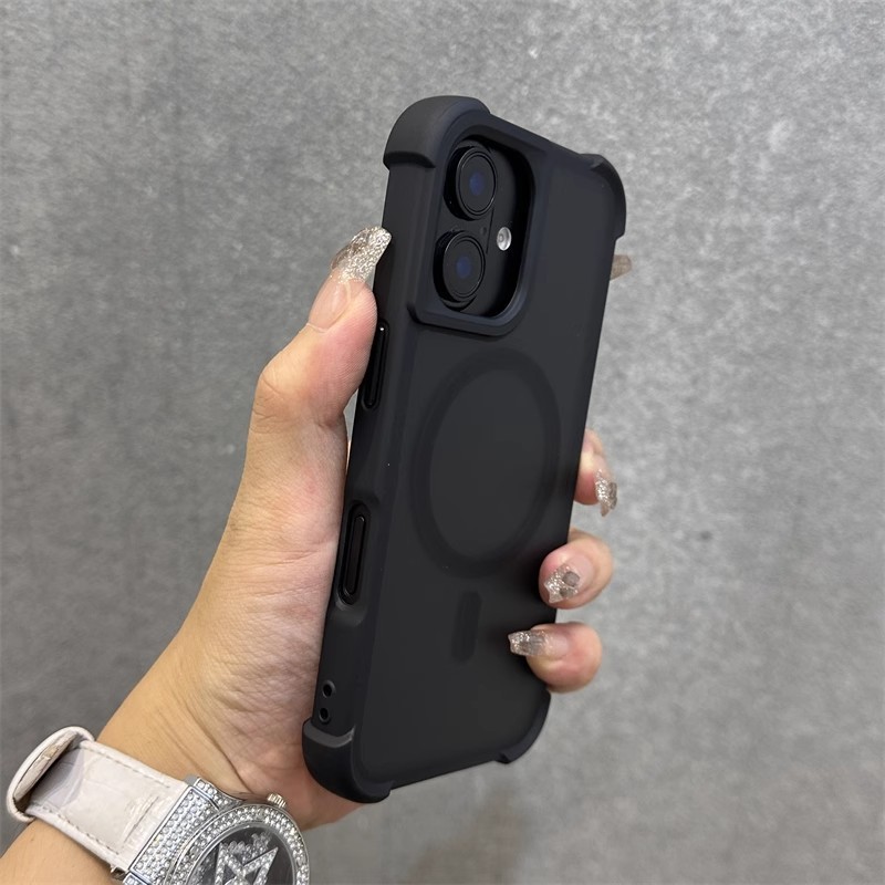 เหมาะสําหรับ Apple 13/14/15/16/17ProMax Skin-Feel Magnetic ชาร์จเคสโทรศัพท์ iPhone16 สี่มุม Shock-proof Frosted 14 เคสป้องกัน Apple16