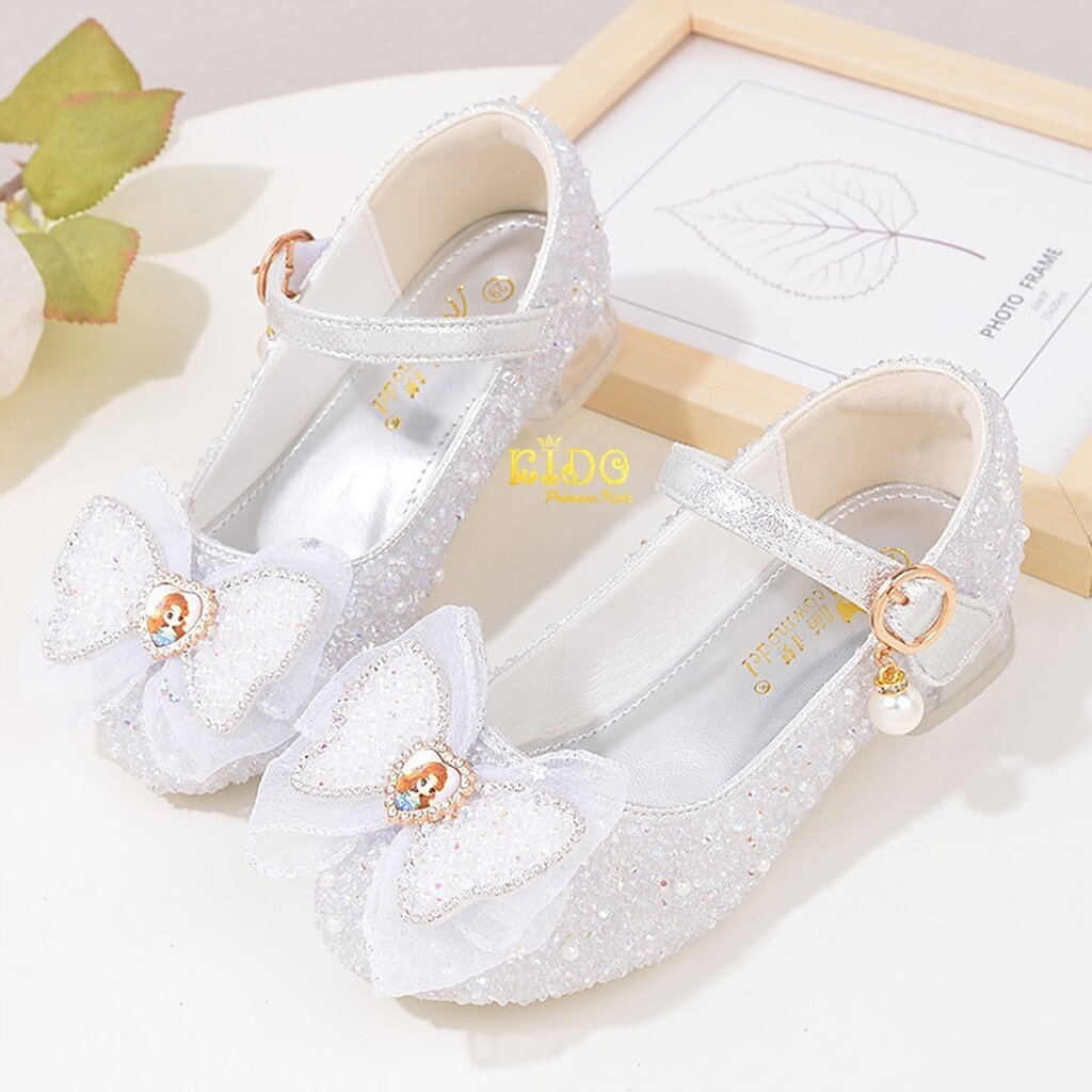 รองเท้าเด็กออกงาน(หน้าร้านอยู่รัชดา ลองได้)H163 สีเงิน หน้าตู๊กตา