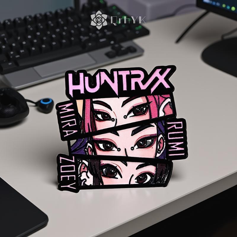 QrhYK 1/4 ชิ้น Kpop Demon Hunter เข็มกลัด HUNTR/X เคลือบ Pins Badge สําหรับผู้หญิงผู้ชายกระเป๋าเป้สะ