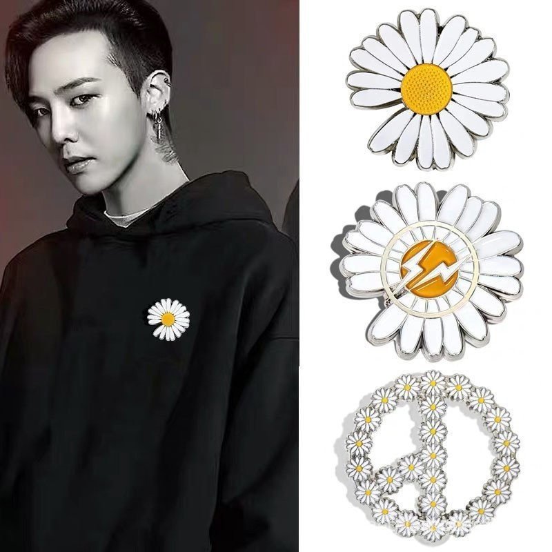 G-Dragon สไตล์ เข็มกลัดดอกทานตะวัน สำหรับทั้งผู้ชายและผู้หญิง